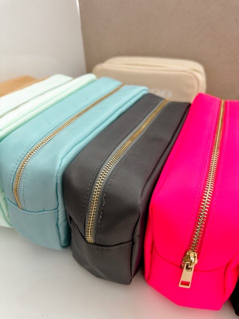 medium nylon pouch