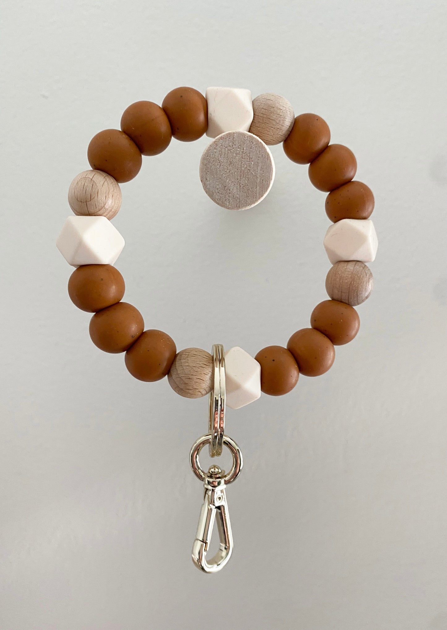 boho speckled hazelnut, white + wood bracelet keychain