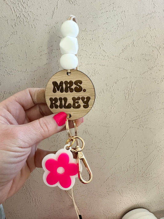 retro wooden lanyard with hot pink daisy
