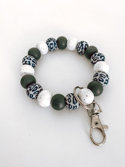 grey leopard // bracelet keychain