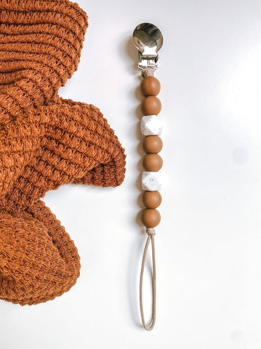 hazelnut + speckled // pacifier clip