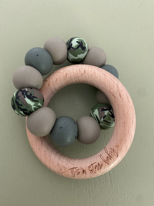 le camo // teether (speckled forest, khaki + camo)