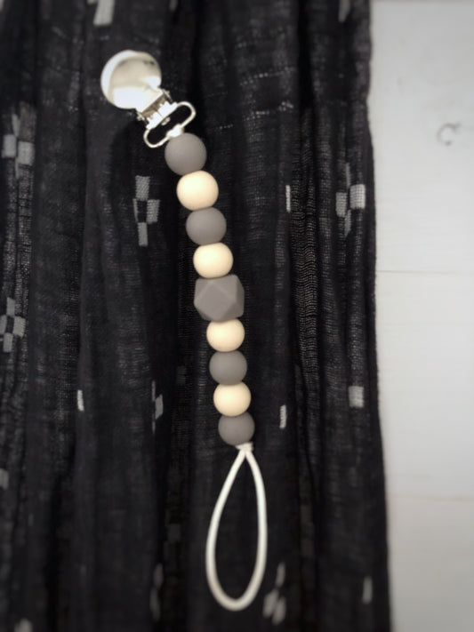 sandstone + beige paci clip
