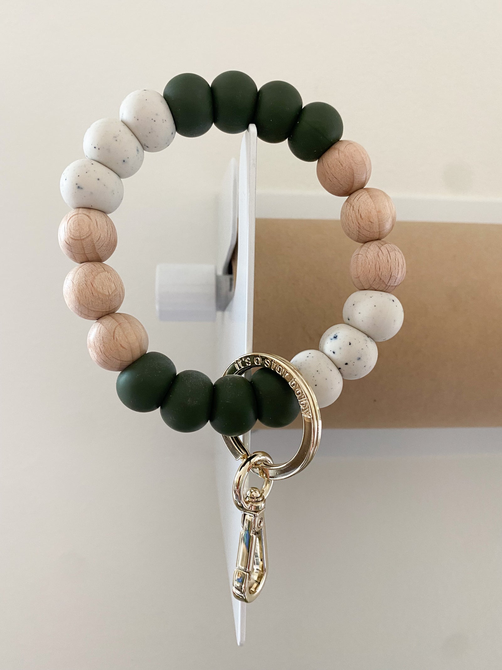 hunter green, wood and speckled ivory bracelet keychain